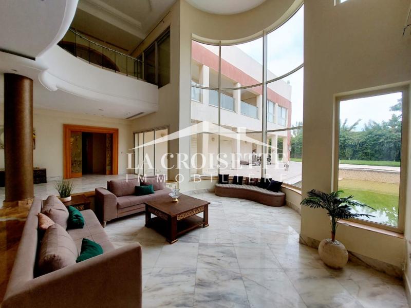 Villa S+6 avec piscine au Lac 2